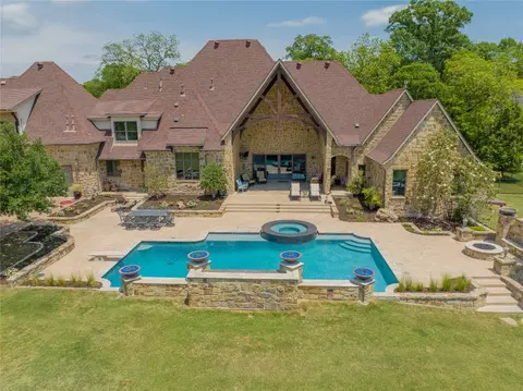 151 Kortney Dr, Hudson Oaks, TX 76087