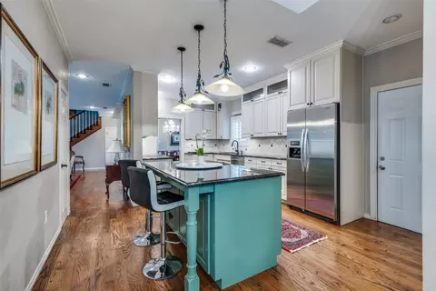 7044 Allen Place Dr, Fort Worth, TX 76116