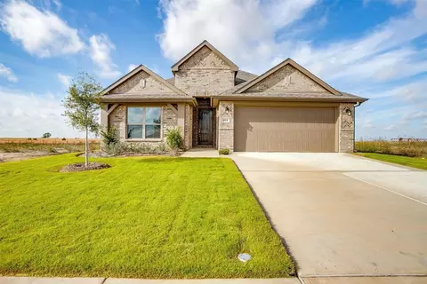 161 Trinity St, Grandview, TX 76050