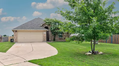 5308 Deep Lake Dr, Grand Prairie, TX 75052