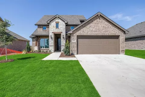 241 Tyler St, Grandview, TX 76050