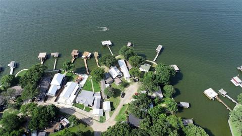 118 Lakewood Dr, Mabank, TX 75156