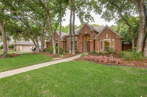 8917 Trails Edge Dr, North Richland Hills, TX 76182