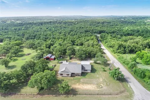 115 S Cheyenne Trl, Springtown, TX 76082