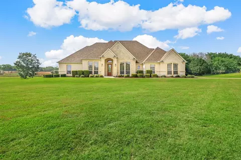 8505 Mill Creek Ct, Burleson, TX 76028