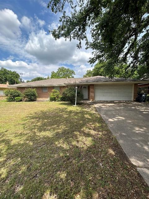 5717 Wheaton Dr, Fort Worth, TX 76133
