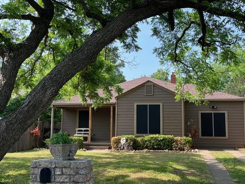 904 W Walker St, Denison, TX 75020