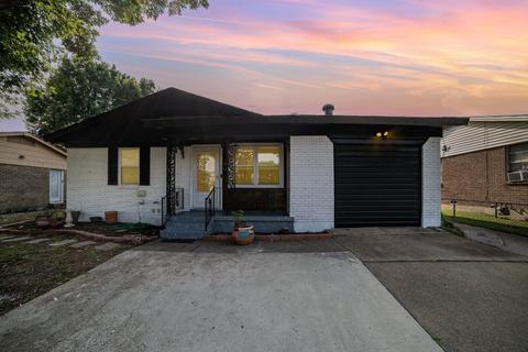 112 Ridgecrest Dr, Euless, TX 76040