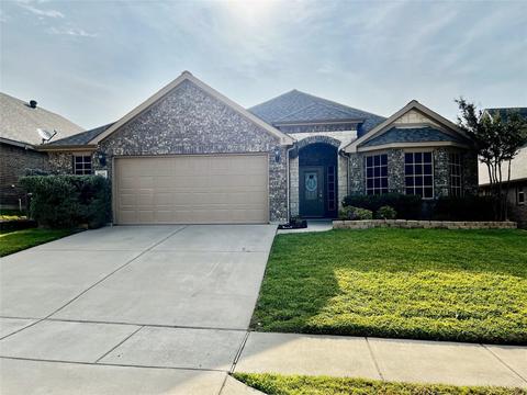 8625 Vista Royale Dr, Fort Worth, TX 76108