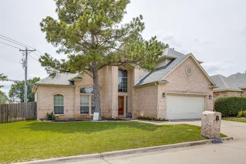 5202 Pineglen Ct, Arlington, TX 76016