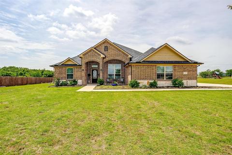 215 Single Tree Rd, Decatur, TX 76234