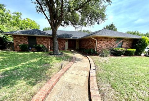 408 Meadowhill Dr, Benbrook, TX 76126