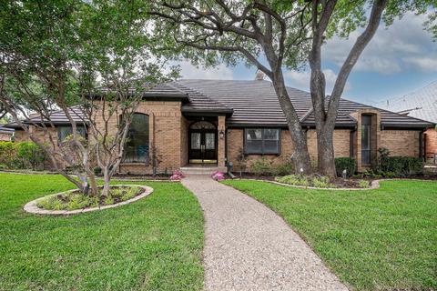 1313 Travis Cir S, Irving, TX 75038