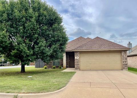 301 Grace Cir, Hurst, TX 76053