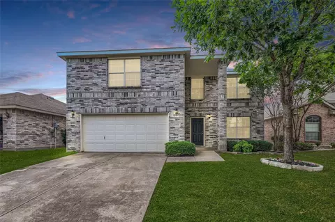 2015 Kings Forest Dr, Heartland, TX 75126