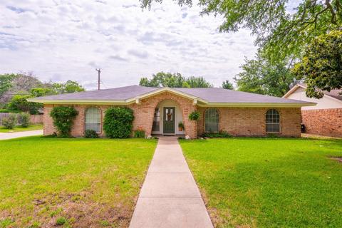 2601 Monterrey St, Arlington, TX 76015