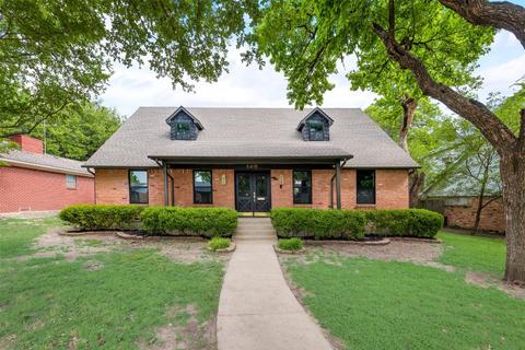 8418 Moorcroft Dr, Dallas, TX 75228