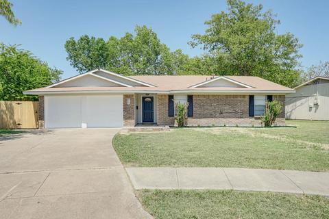 2706 Vivian Cir, Grand Prairie, TX 75052