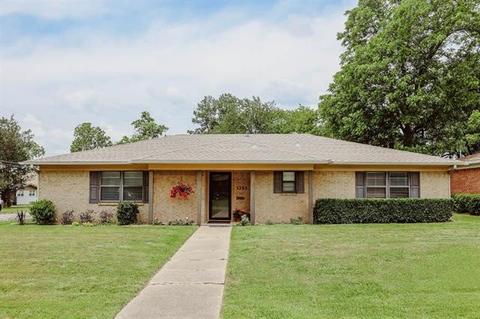 3205 E Houston St, Paris, TX 75460