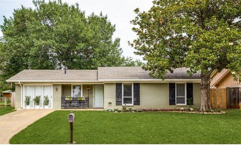 1504 Hillside Dr, Midlothian, TX 76065
