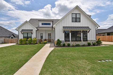3102 Club Dr, Tyler, TX 75703