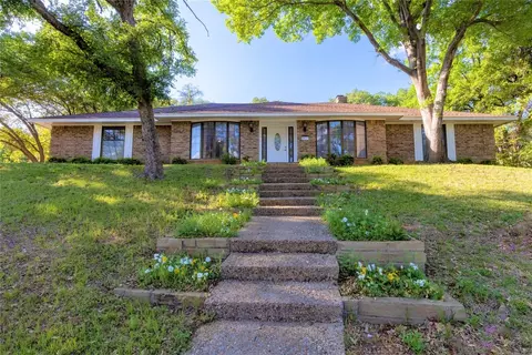8817 Hunters Glen Trl, Fort Worth, TX 76120