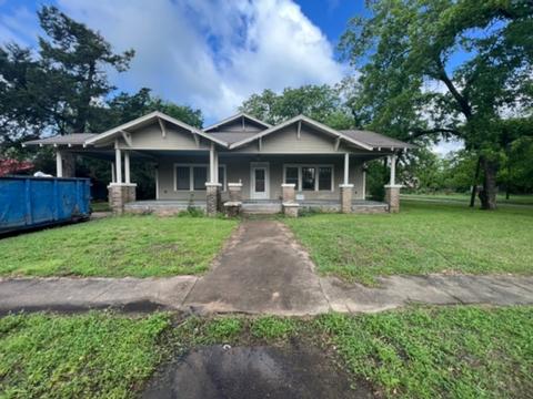 309 N 4th St, Wortham, TX 76693