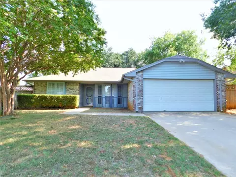 801 Windmere Cir, Corinth, TX 76210