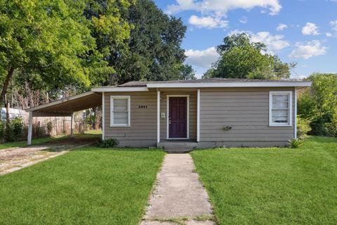 5801 Hiett Ct, Fort Worth, TX 76112
