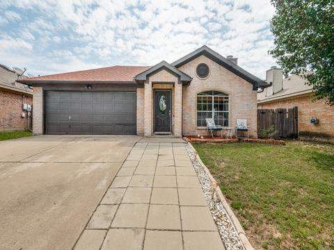 5809 Magnum Dr, Arlington, TX 76018