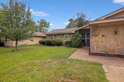 622 Carpenter Dr, Garland, TX 75040