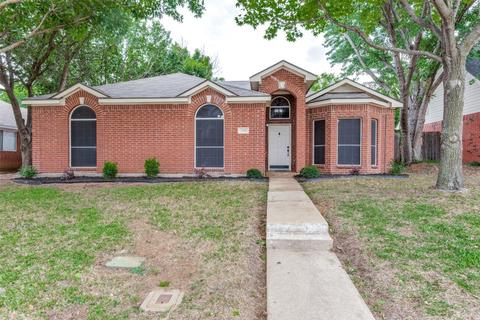 1316 Falcon Dr, Lewisville, TX 75077