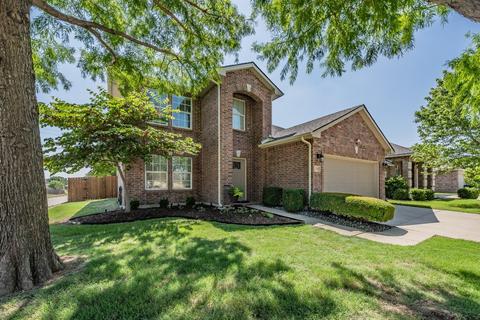 12740 Foxpaw Trl, Fort Worth, TX 76244