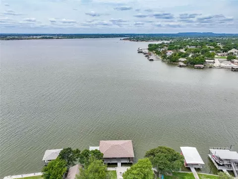 4215 Crescent Dr, Granbury, TX 76049