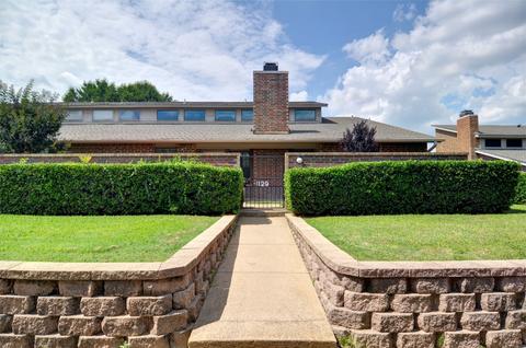 1129 Forest Creek St, Benbrook, TX 76126