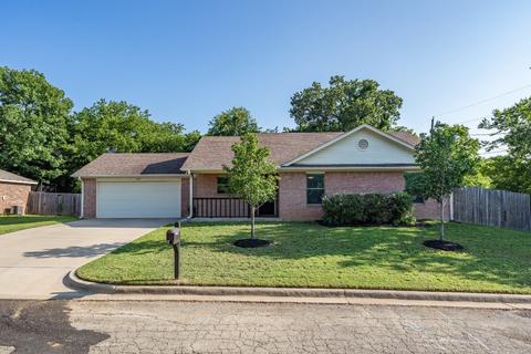 609 E Water St, Weatherford, TX 76086