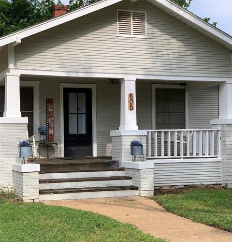 805 Virginia St, Graham, TX 76450