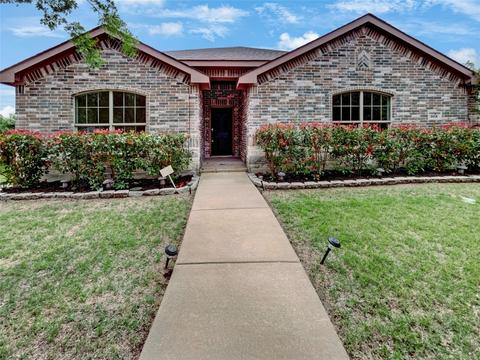 908 Mockingbird Ln, Glenn Heights, TX 75154