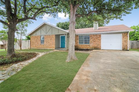 5920 Twin Willows Dr, Arlington, TX 76017