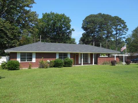 507 10th St, Springhill, LA 71075
