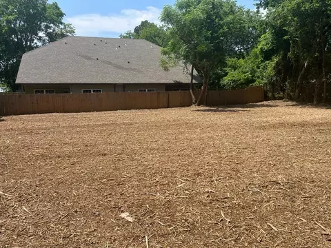 125 S Center St, Bonham, TX 75418