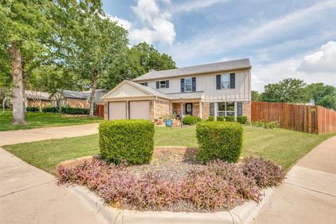 417 Knoll Wood Ct, Euless, TX 76039