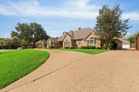608 Stoneridge Ct, Cleburne, TX 76033