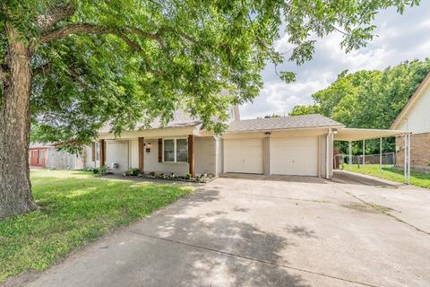 210 E Kenwood Dr, Garland, TX 75041