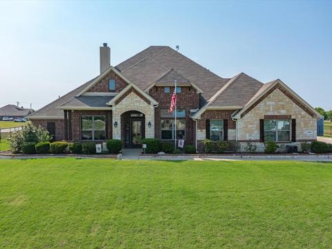 4011 Honeysuckle Ln, Kaufman, TX 75142