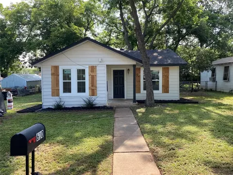 610 Baird St, Cleburne, TX 76033