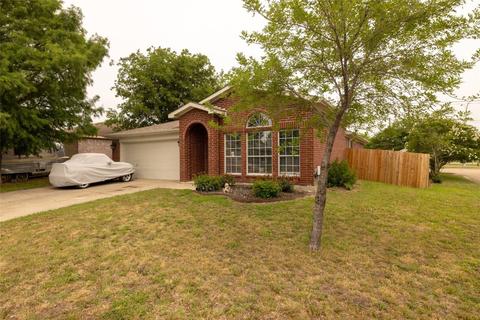 7961 Gardengate Ln, Fort Worth, TX 76137