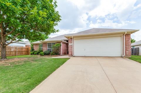 3017 Shoreside Pkwy, Hurst, TX 76053