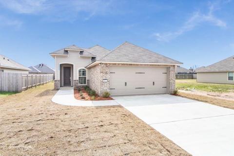 4027 False River Dr, Bossier City, LA 71111