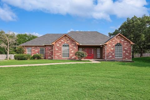501 Tipps Rd, Cross Roads, TX 76227